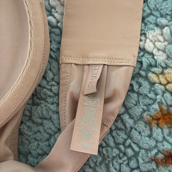 SKIMS ULTIMATE BRA STRAPLESS PUSH-UP BRA 
CLAY  36 B - Picture 4 of 4